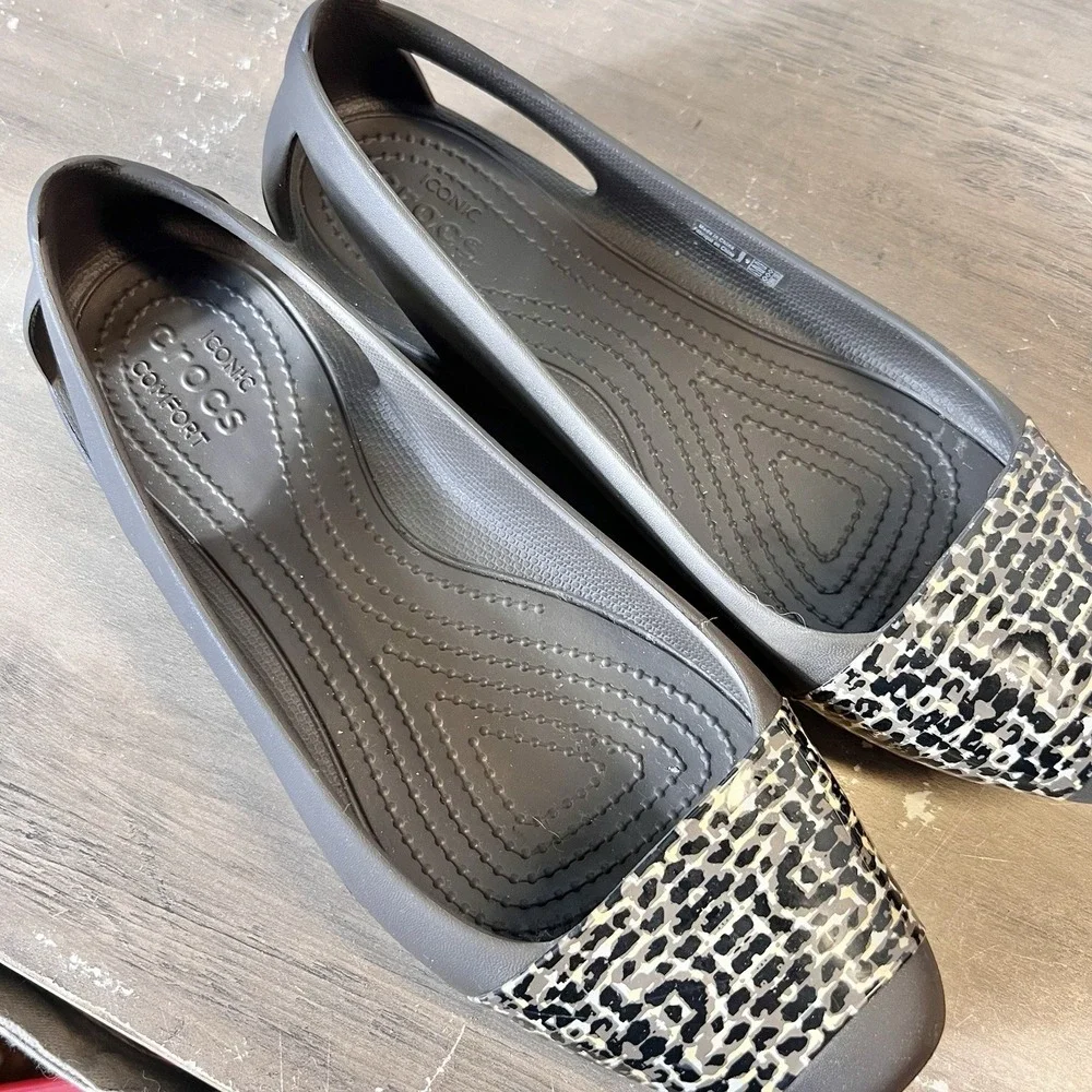 Crocs Iconic Sienna Brown/Leopard Print Ballet‎ Slip-on Flats Womens W8 EUC